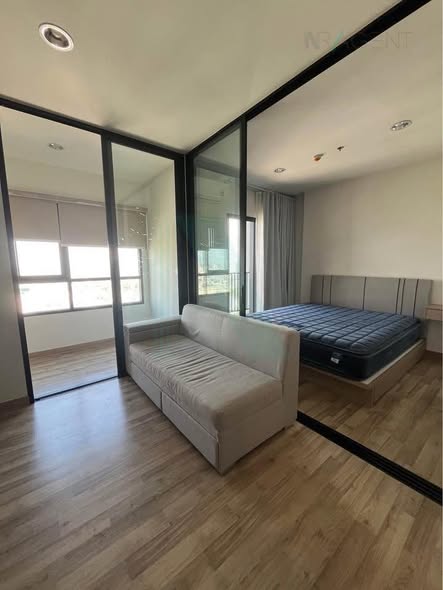 bedroom and room interior of Niche MONO Sukhumvit Bearing