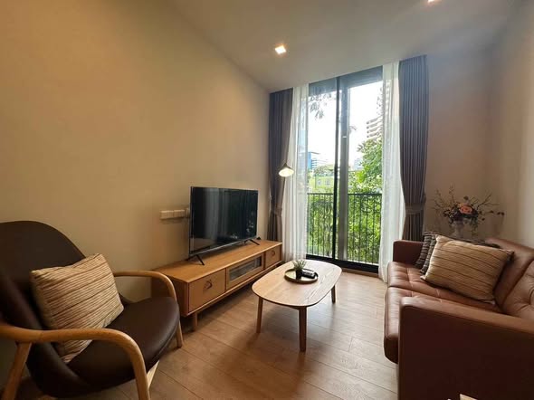 living room and bedroom of Noble Around Sukhumvit 33