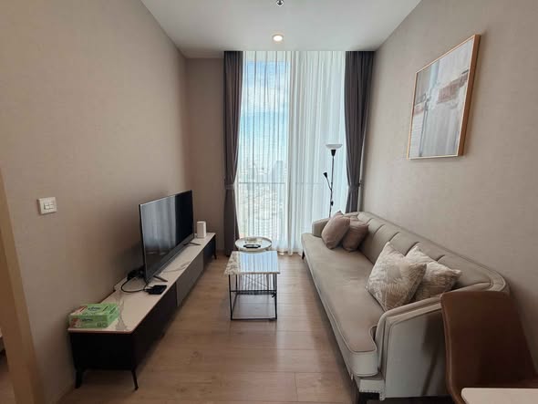 bedroom and living room of Noble BE 19