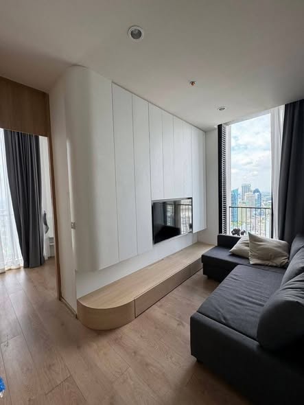 bedroom and living room of Noble BE 19