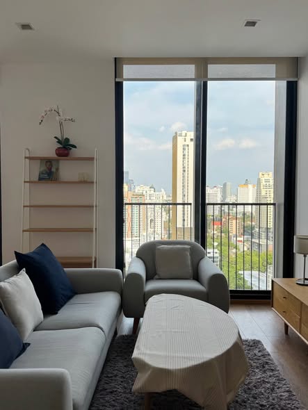 living room of Noble BE33