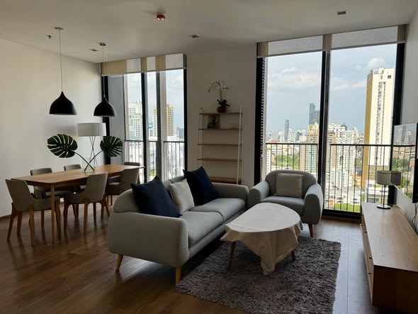 living room of Noble BE33