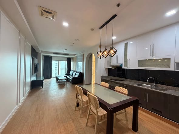kitchen of Noble Ora