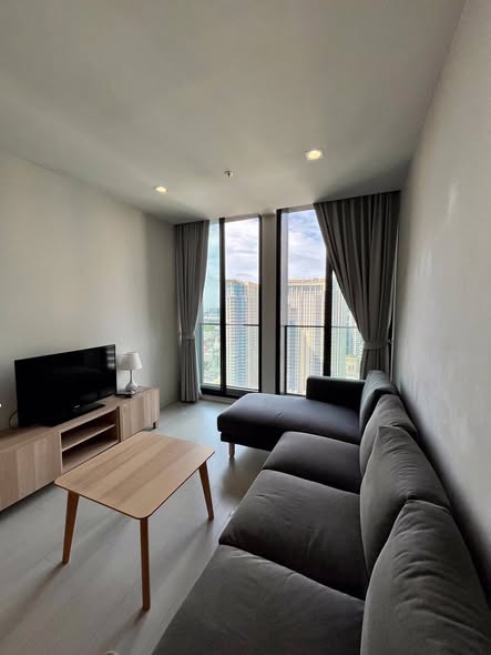 living room and bedroom of Noble Ploenchit