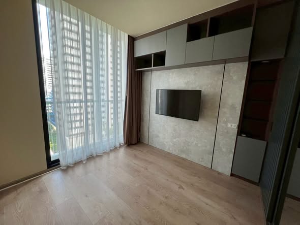 bedroom and room interior of Noble Recole