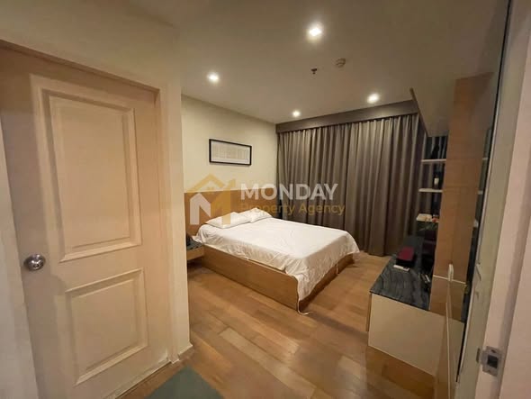 bedroom of Noble Reflex