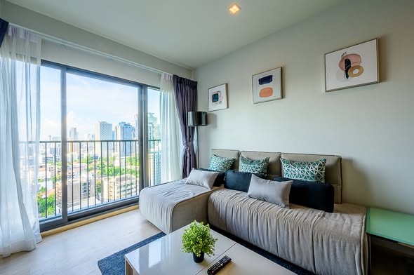 bedroom and living room of Noble Remix