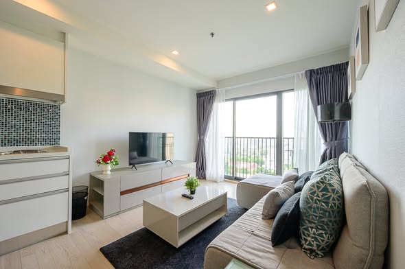 living room and bedroom of Noble Remix