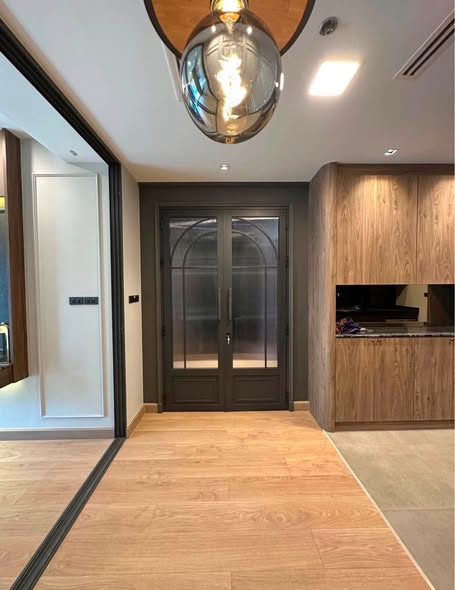 room interior of Noble Remix