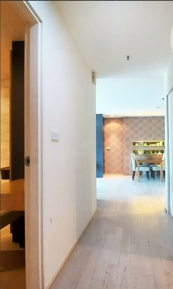 room interior of Noble Remix