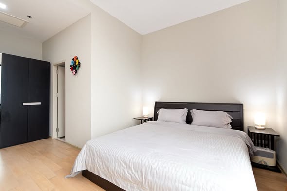 bedroom and room interior of Noble Reveal