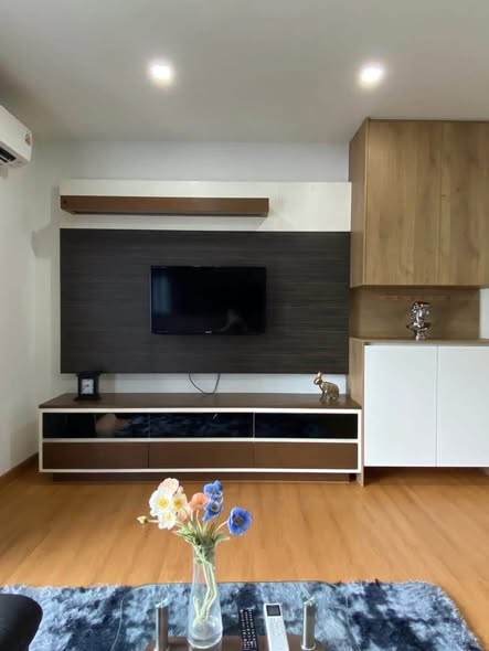living room and room interior of Noble Reveal