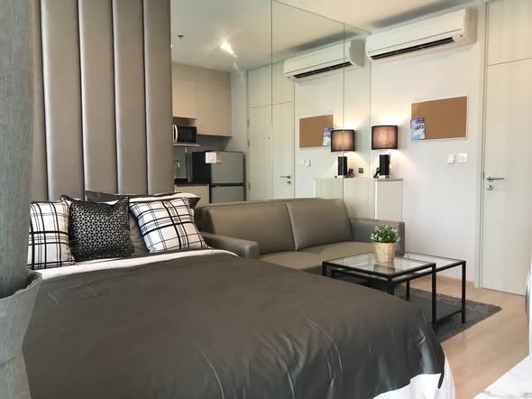 bedroom of Noble Revolve Ratchada 1