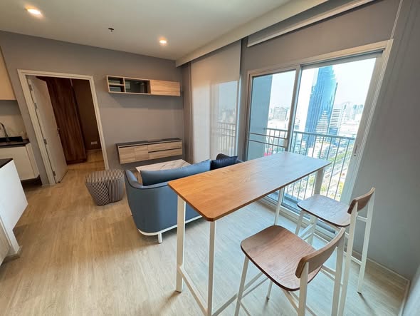 room interior of Noble Revolve Ratchada 1