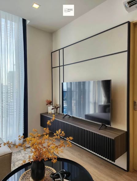 living room and room interior of Noble State Sukhumvit 39