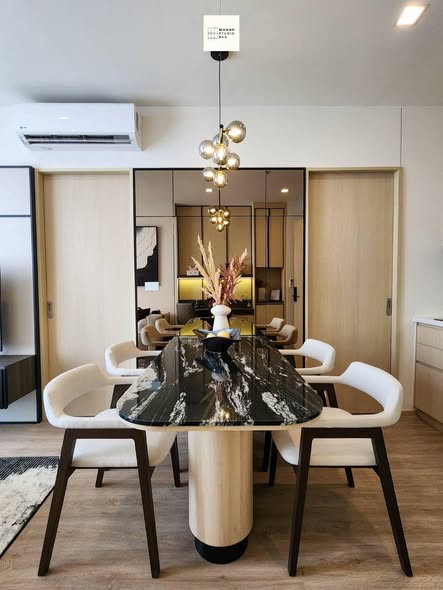room interior of Noble State Sukhumvit 39