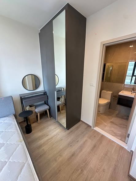 bedroom and room interior of Nue District R9