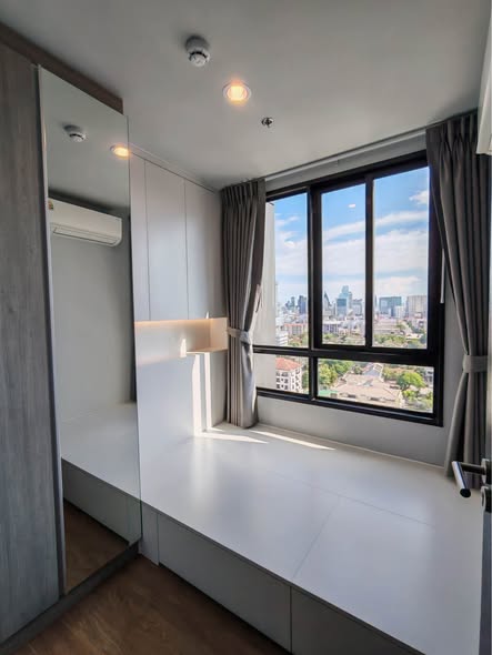 bedroom and room interior of Nue Evo Ari
