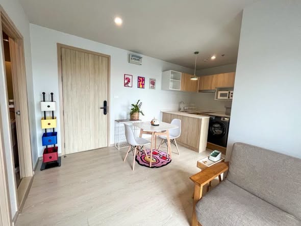 living room and room interior of NUE Noble Ngamwongwan (นิว โนเบิล งามวงศ์วาน)