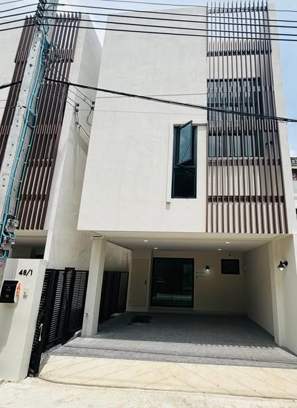 Oakhouse Sukhumvit 101/1