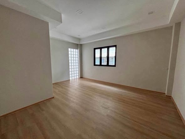 Oakhouse Sukhumvit 101/1