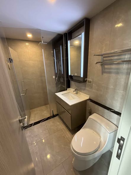 bathroom of One9Five Asoke – Rama 9