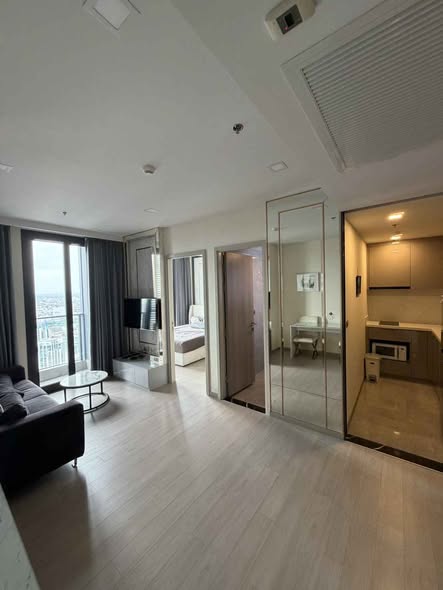 bedroom and room interior of One9Five Asoke – Rama 9