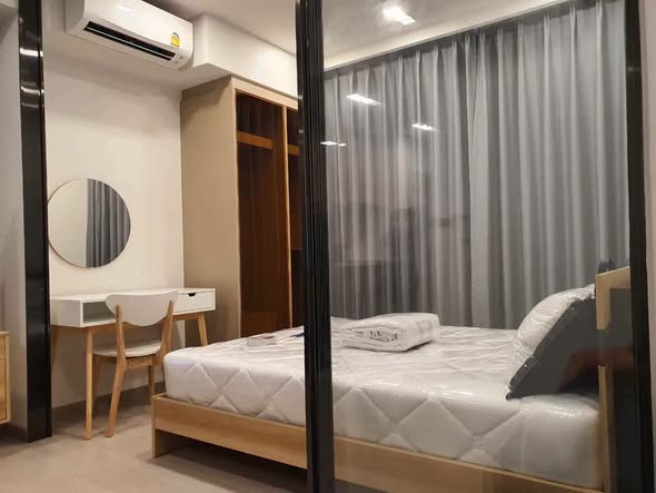 bedroom and room interior of One9Five Asoke – Rama 9