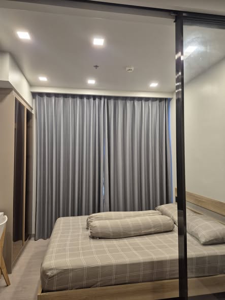 bedroom and room interior of One9Five Asoke – Rama 9