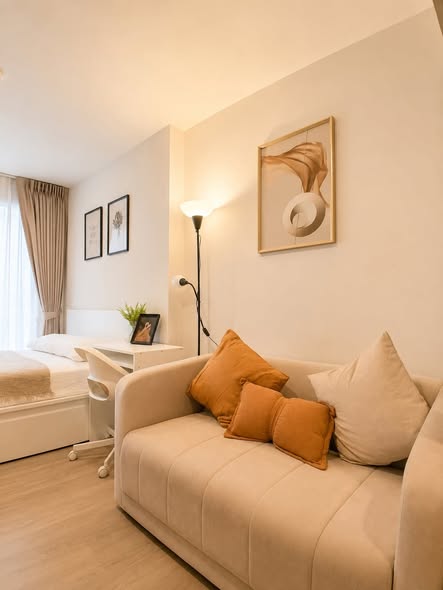 living room and bedroom of Origin Play Bangkhunnon Triple Station ออริจิ้น เพลย์ บางขุนนนท์ ทริปเปิ้ล สเตชั่น