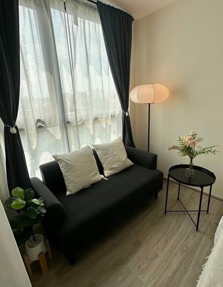 living room of Origin Play Sri Udom Station (Sales gallery) – ออริจิ้น เพลย์ ศรีอุดม สเตชั่น (สำนักงานขาย)