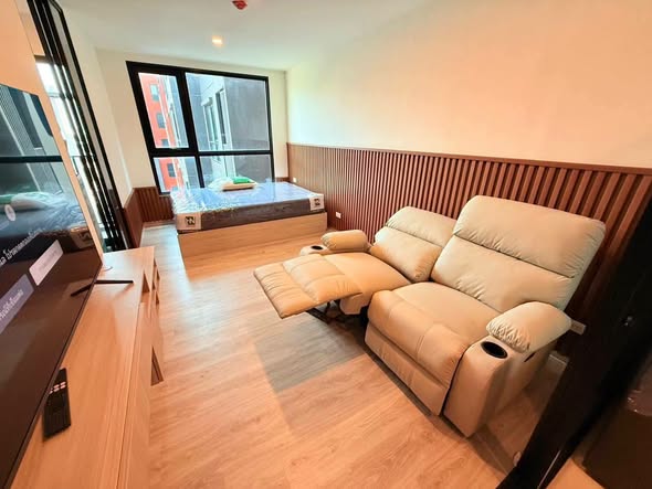 living room and bedroom of Origin Play Sri Udom Station (Sales gallery) – ออริจิ้น เพลย์ ศรีอุดม สเตชั่น (สำนักงานขาย)
