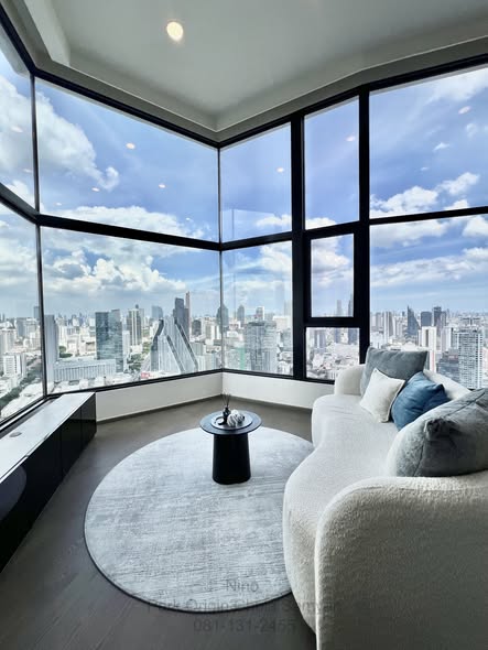 living room of Park Origin Chula-Sam Yan