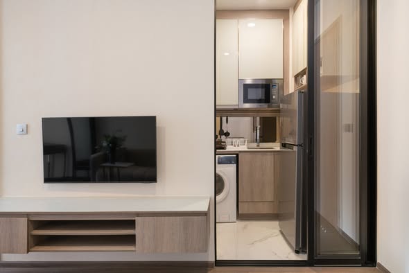 bedroom and room interior of Park​ Origin​ Phaya Thai