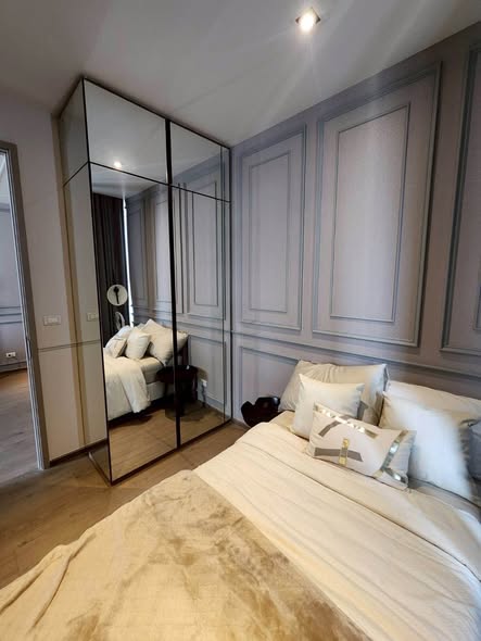 bedroom of Park Origin Phrom Phong