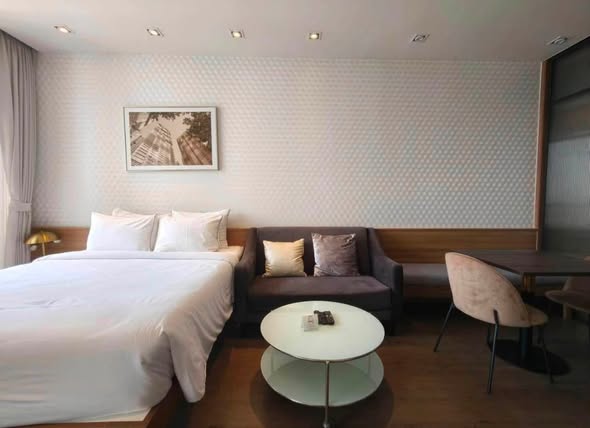 bedroom of Park Origin Phrom Phong