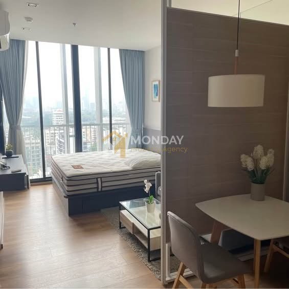 bedroom of Park Origin Phrom Phong