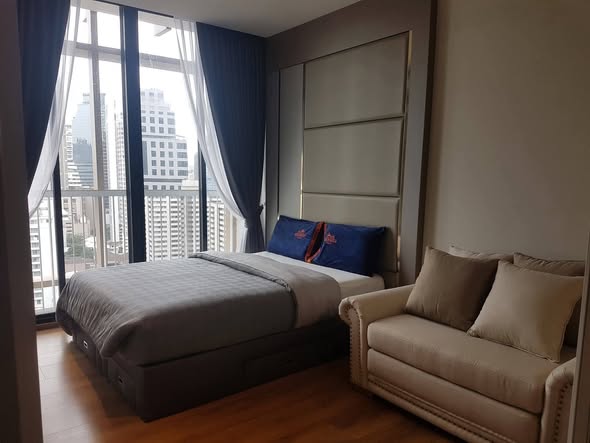 bedroom of Park Origin Phrom Phong