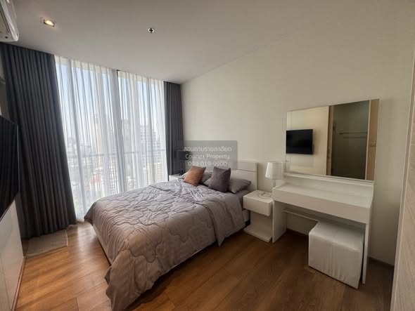 bedroom of Park Origin Phrom Phong