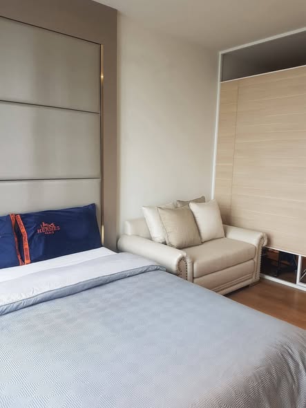 bedroom of Park Origin Phrom Phong