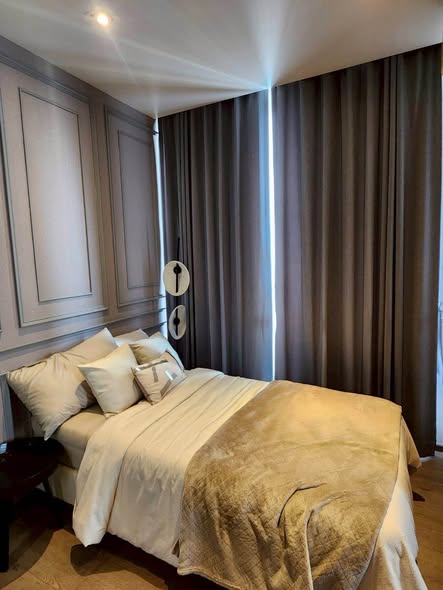 bedroom of Park Origin Phrom Phong