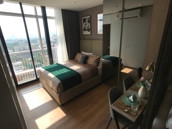 bedroom of Park Origin Phrom Phong