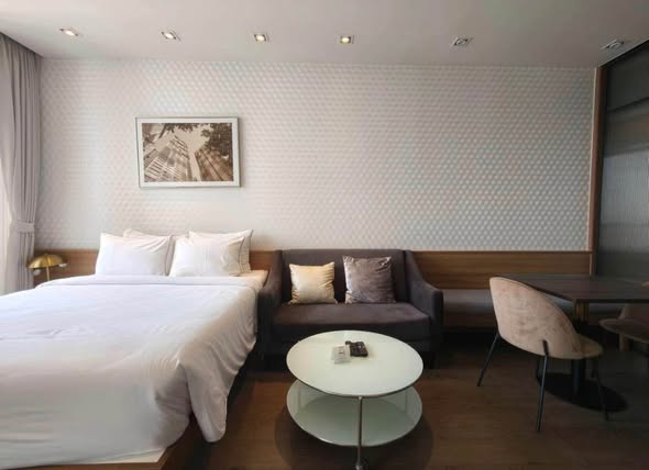 bedroom of Park Origin Phrom Phong