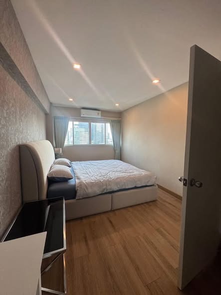 bedroom of Park Thonglor Tower