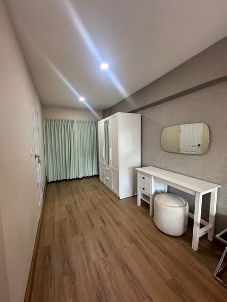 bedroom and bathroom of Park Thonglor Tower