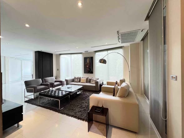 living room of ภัสสร บางนา-วงแหวน Passorn Bangna-Wongwaen