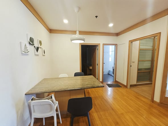 room interior of Pathum Wan Resort