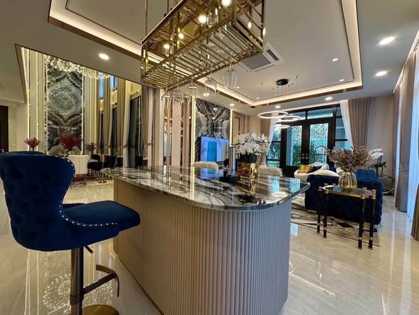 living room and bathroom of Perfect Masterpiece Rama 9-Krungthep Kreetha