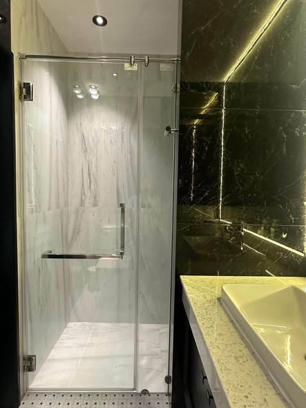 room interior and bathroom of Perfect Place Rama 9 – KrungthepKreetha