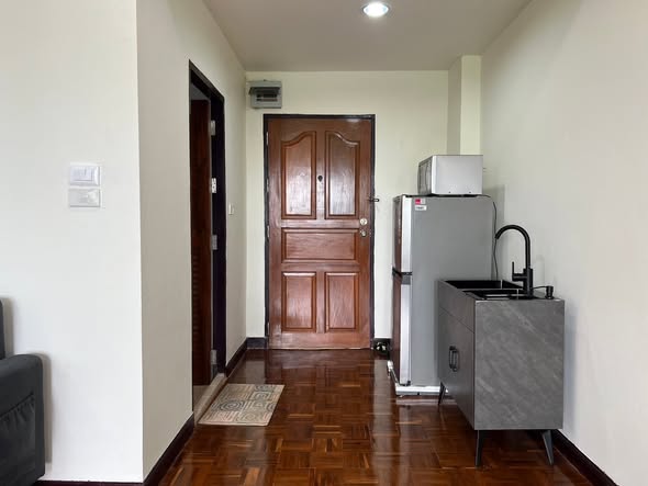 Phasuk Place